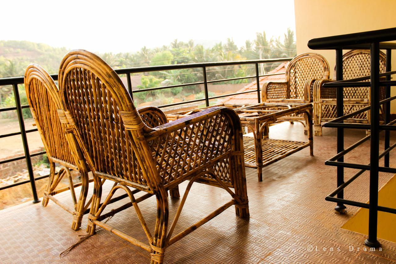 Lotus Beach Resort Гокарна Екстериор снимка